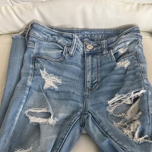 American Eagle Light Wash Distressed Skinny Jeans Size 6 Mid Rise Stretch Denim